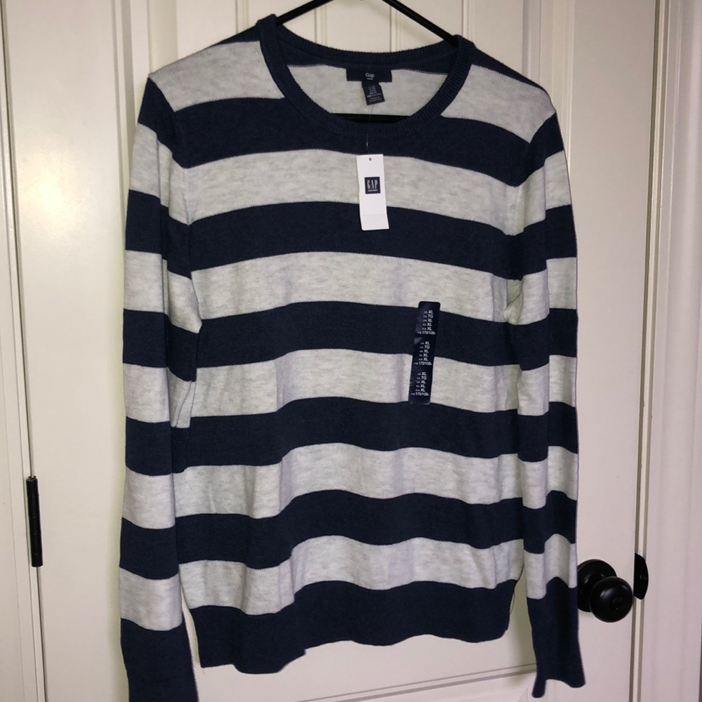 GAP Navy & White Sweater